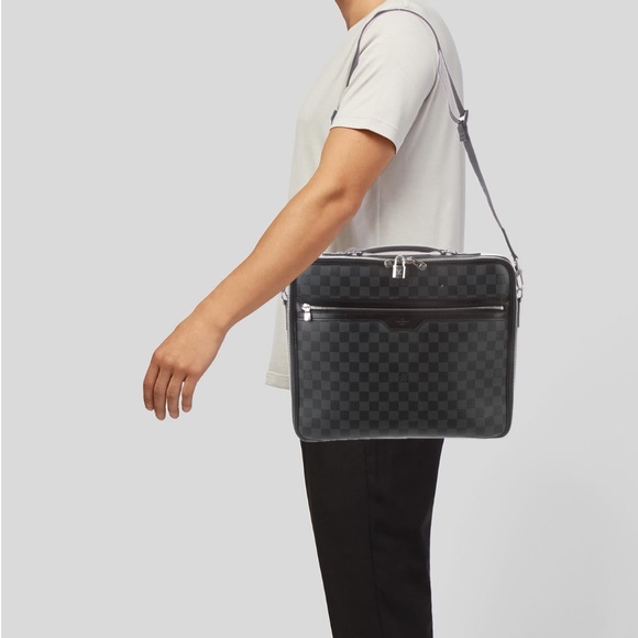 Louis Vuitton messenger bag - Picture 3 of 5